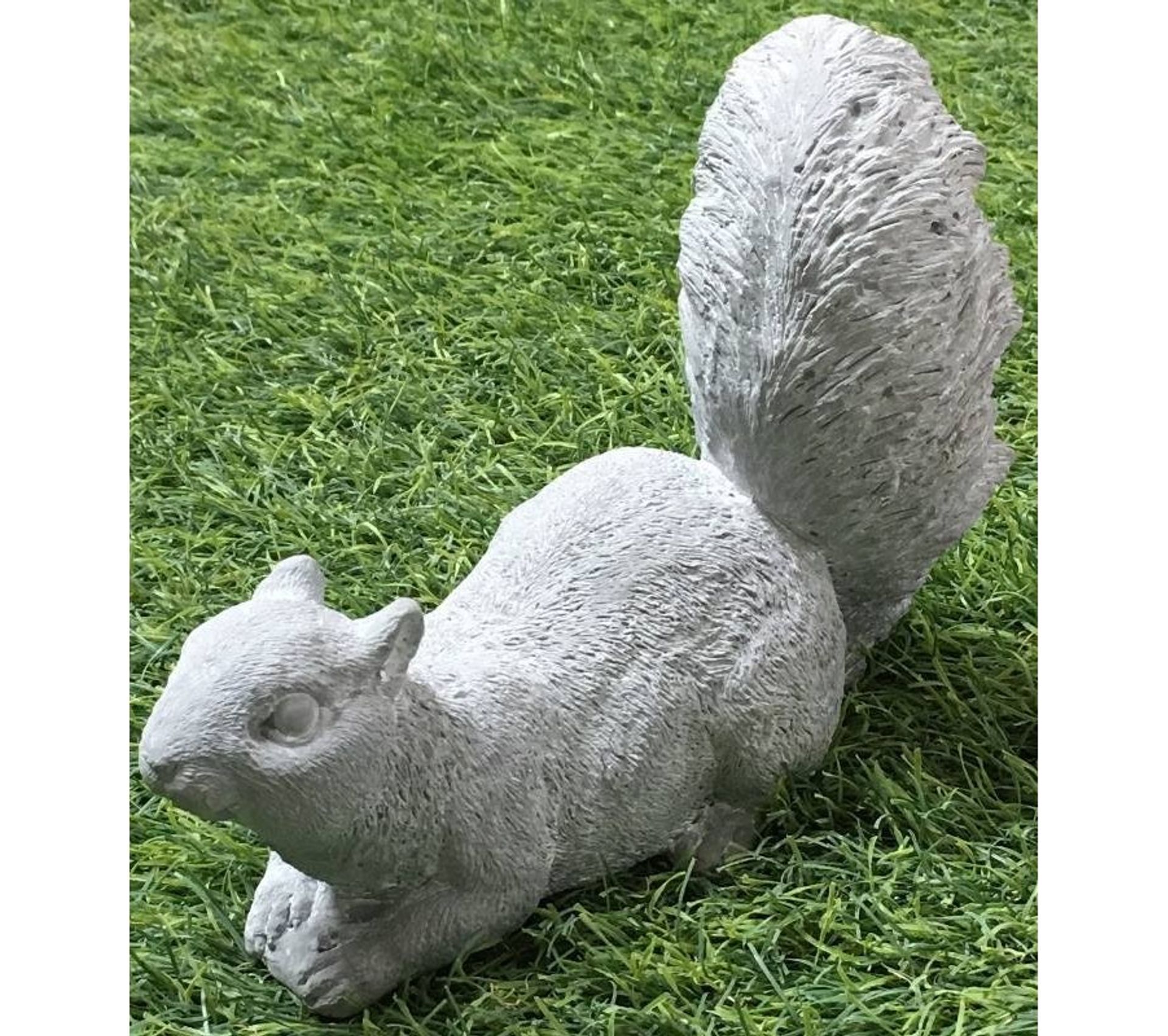 Statue Sculpture Ecureuil En Ciment De Jardin 22 Cm Objet de décoration extérieur BUT