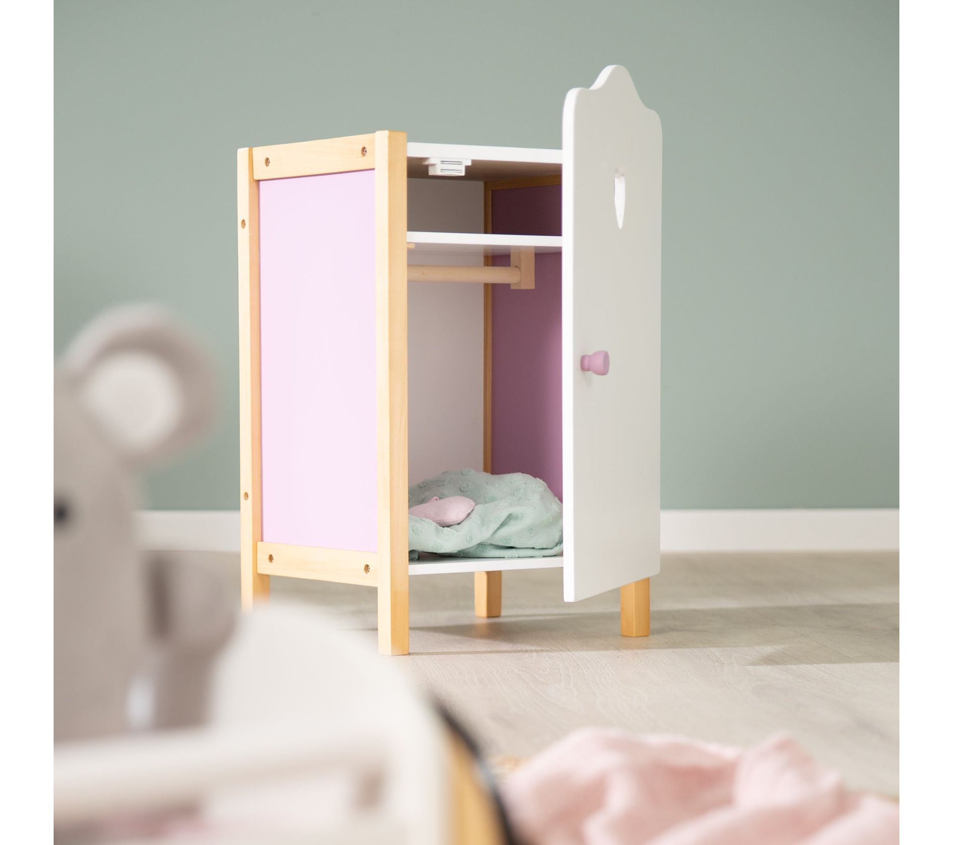Armoire Poup e scarlett Avec Tringle V tements Et tag re D s 3 armoire-poup-e-scarlett-avec-tringle-v-tements-et-tag-re-d-s-3