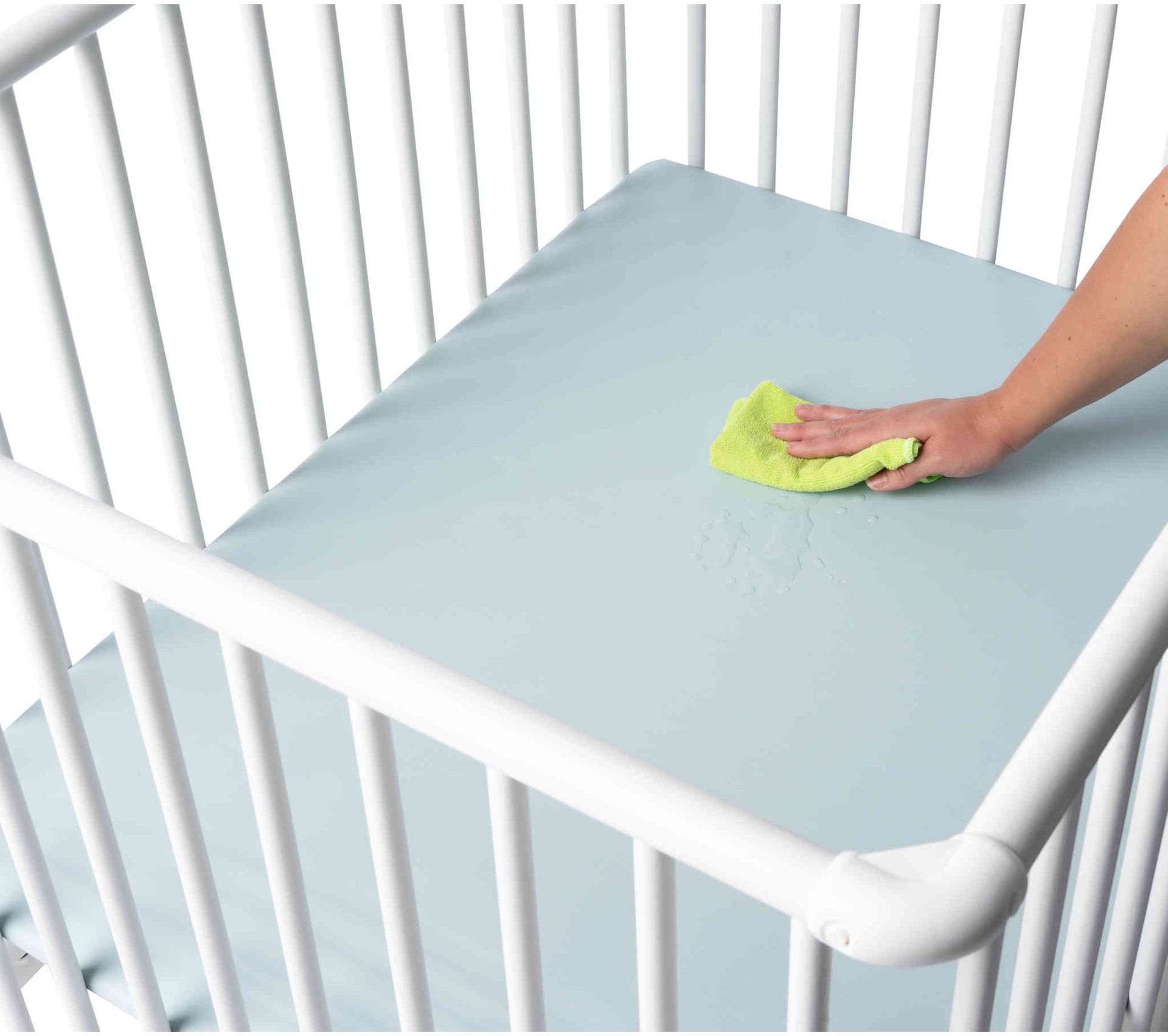 Parc Bebe En Bois Gris A Roulettes Belami Fond Bleu 97x97 Cm Geuther Parc Et Accessoires Bebe But