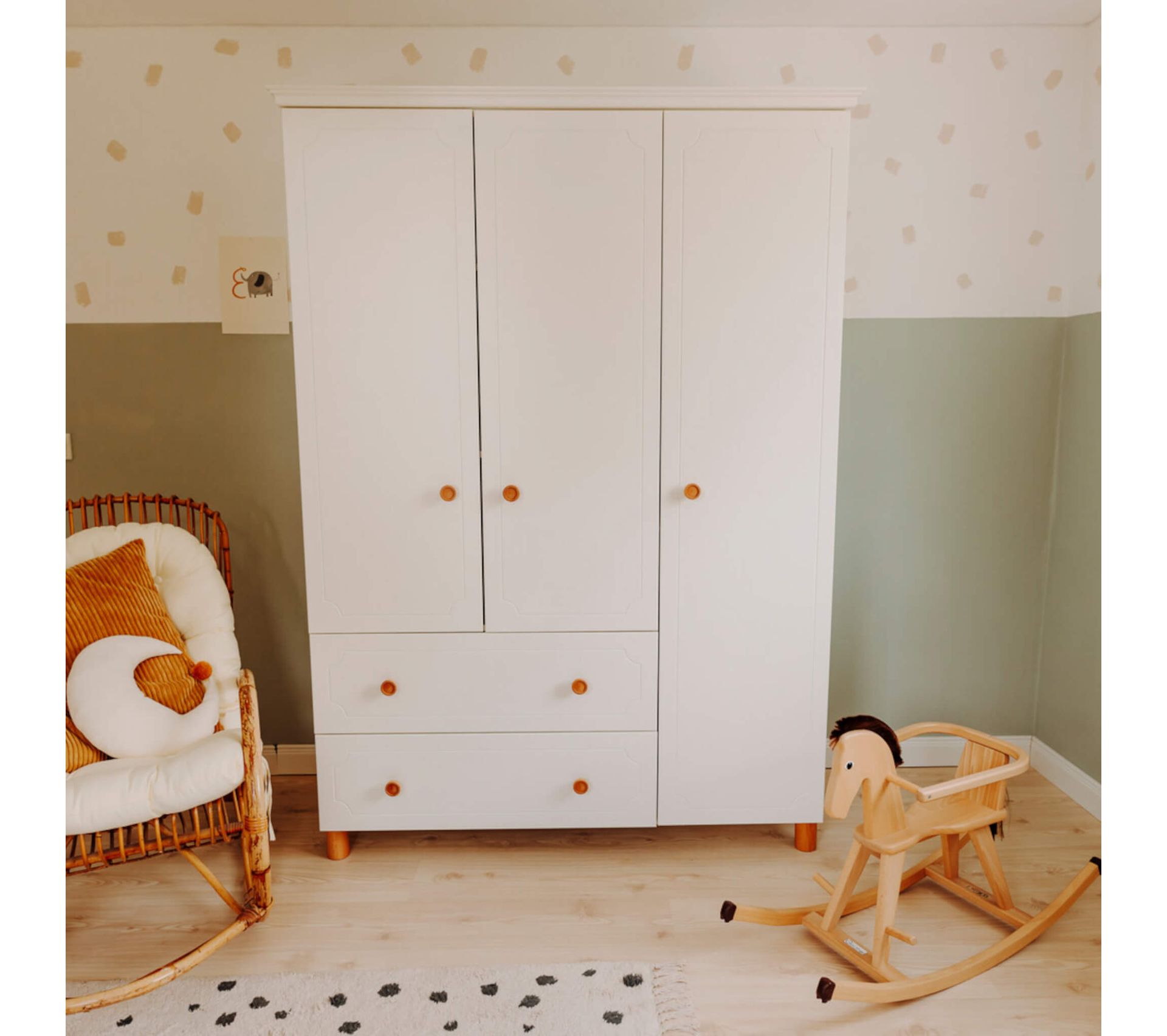 Armoire Bébé En Bois Blanc Et Hêtre 3 Portes Nest Armoire BUT