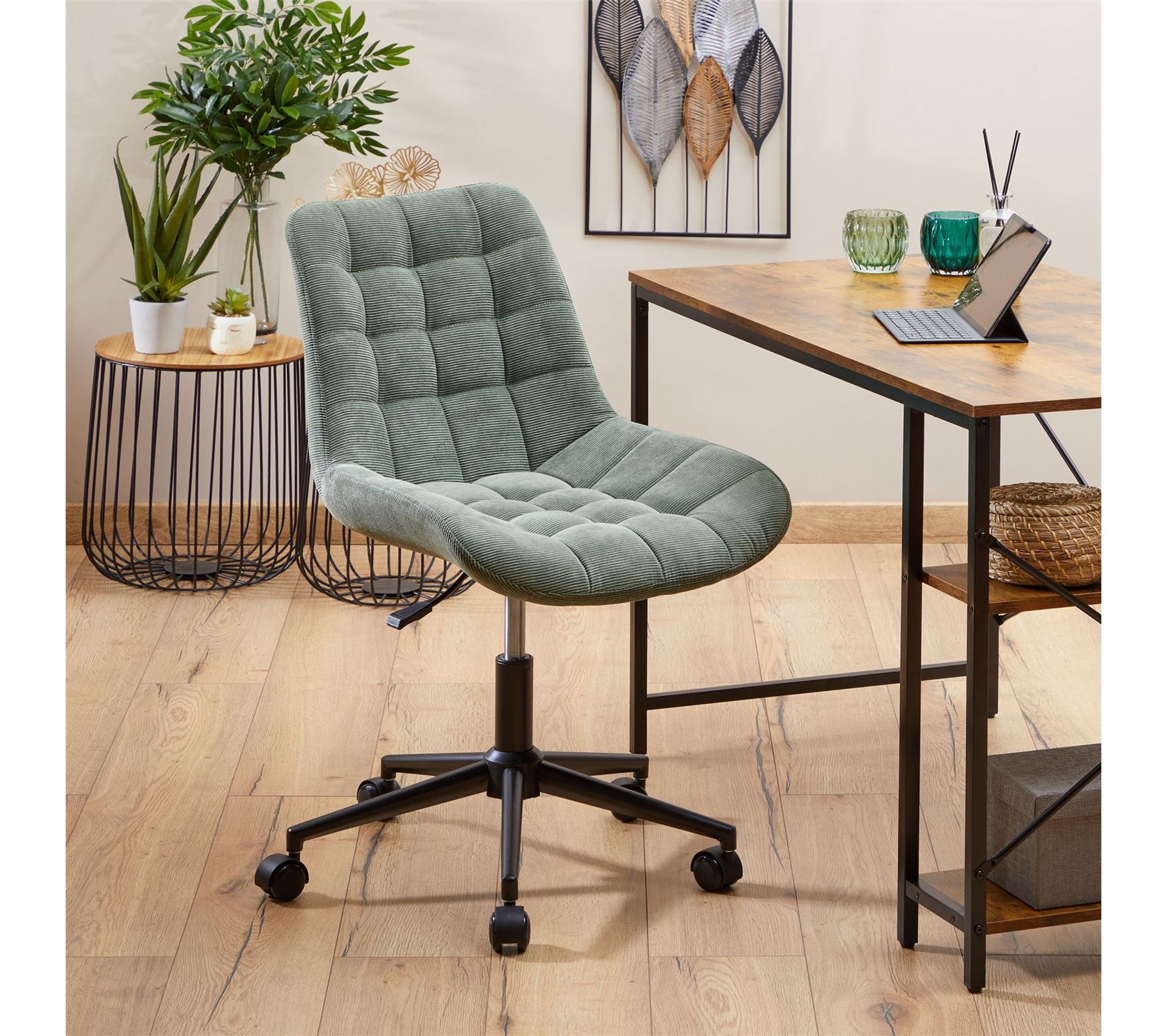 Fauteuil beige en tissu velours côtelé