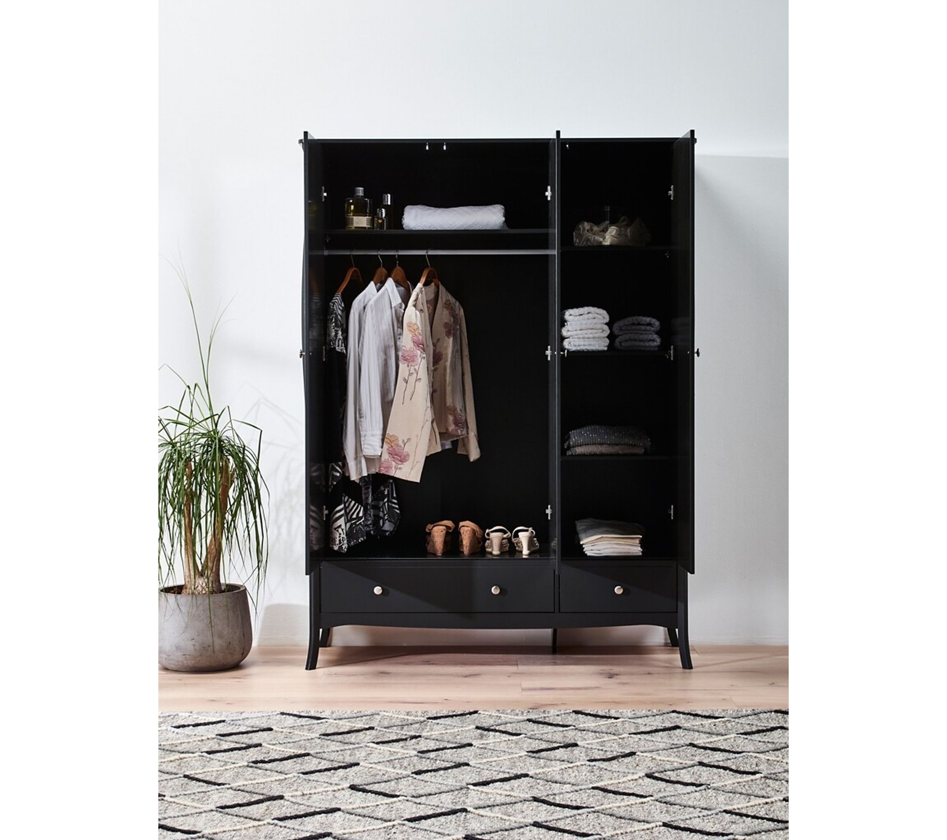 Armoire 3 portes 2 tiroirs L.143 cm BARROCO Noir Armoire BUT