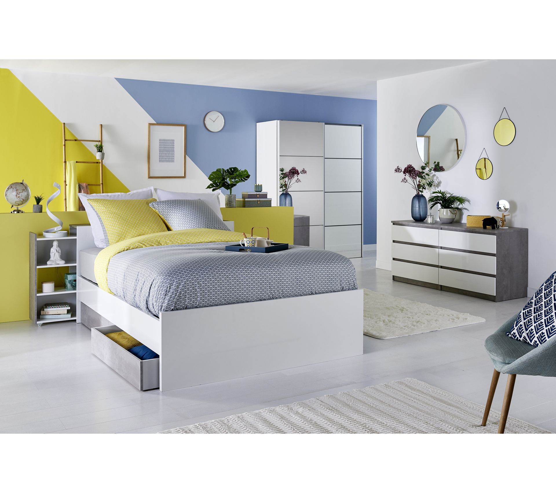 Armoire 2 portes coulissantes L.150 cm GLASS blanc laqué Armoire BUT